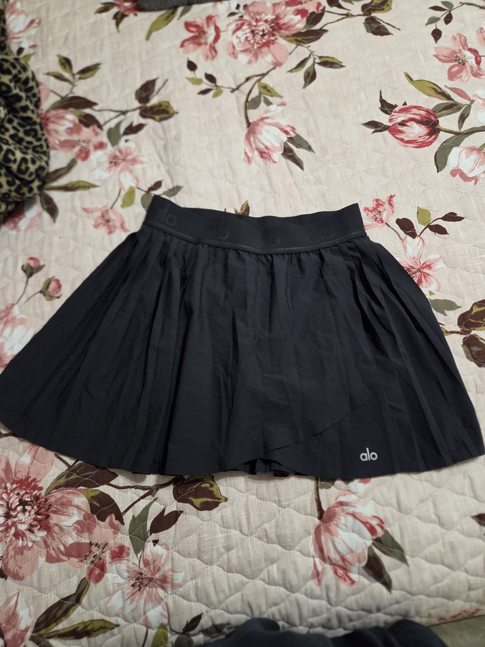 ALO Yoga Women's Black Pleated Active Skirt